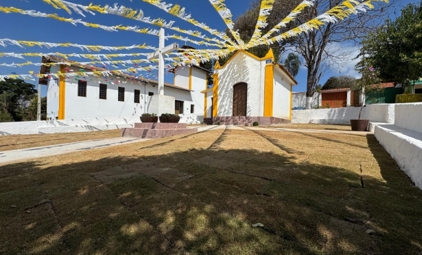 Projeto Eu Amo Amarantina transforma o entorno da Capela Santa Efigênia e valoriza o coração de Riacho