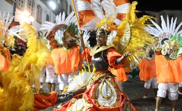 Escola de Samba Unio Recreativa de Cachoeira do Campo no desfilar no Carnaval 2024
