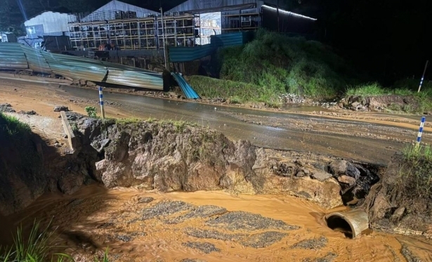 Governo de Minas e Prefeitura de Congonhas multam Vale por vazamentos de �gua em minas na divisa com Ouro Preto